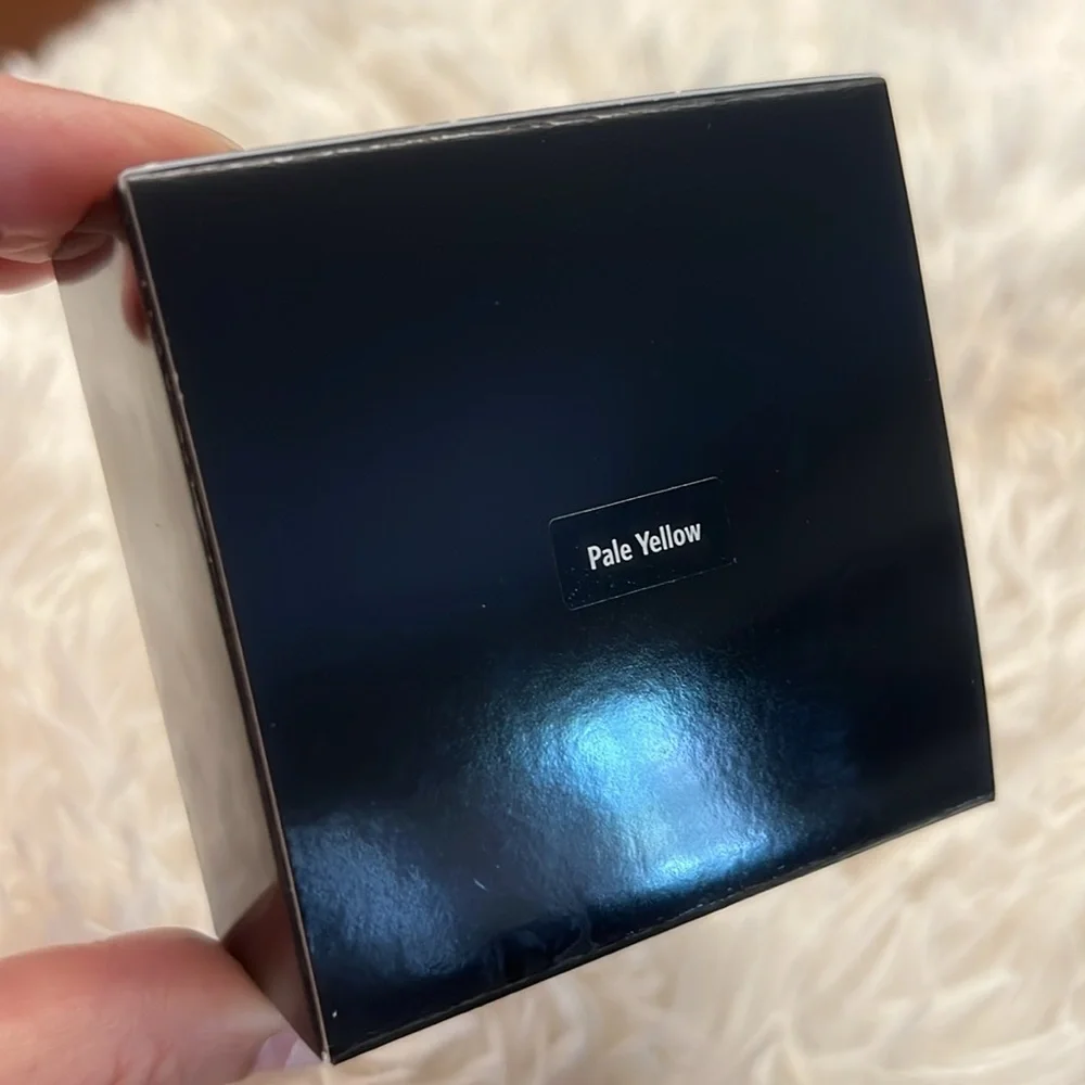 Bobbi Brown Sheer Finish Loose Setting Powder/Pale Yellow NIB